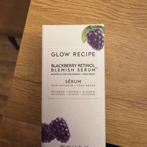 Glow Recipe Blackberry Retinol Blemish Serum - White and Purple